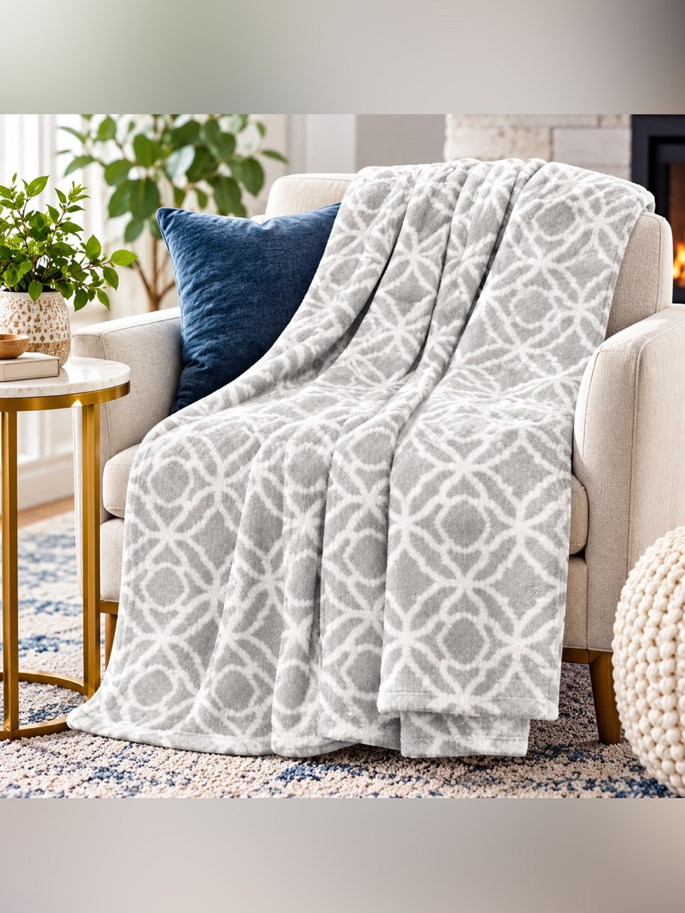 Casual Living Super Soft Plush Throw Gray White Geometric 60x70 NWT